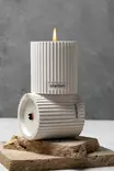 Doftljus Aberto Design Damla Vit Betong Vanilj Ros 8x9 cm - Ljus och lyktor - 8684282969082 - 2