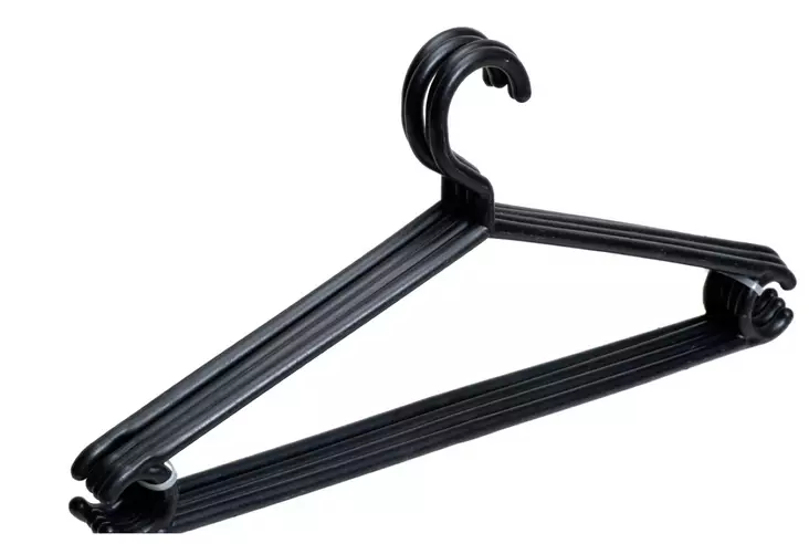 Vaateripustin muovi 4 kpl musta - Klädpåsar och galgar - 699-5001-72 - 1