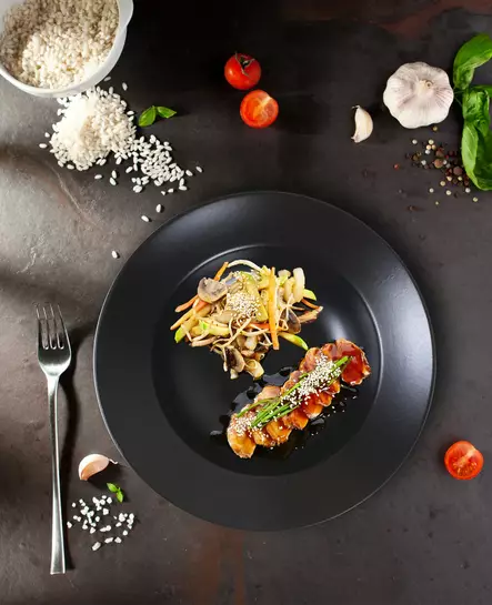 Serveringsfat Hermia Svart Keramik 26x26 cm - Serveringsfat - 8683743222513 - 2