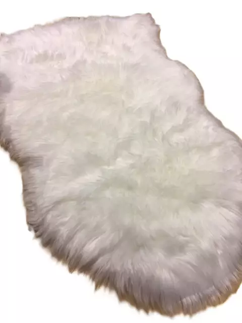 Fuskpäls 60x180 cm - Fluffig och mjuk, vit - Fårskinn, kohudar, konstgjorda hudar - 6438159245074 - 1