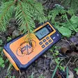 PNI DYN300 bärbar radio med dynamo, solcellsladdning, ficklampa, 4000 mAh powerbank, SOS, IPX3, orange - Radioapparater - 5949066537325 - 2