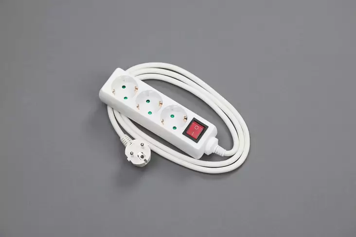 Jatkojohto valokytkimell=C3=A4 3-osainen=20 - Inomhusförlängningssladdar - 6438140263155 - 1