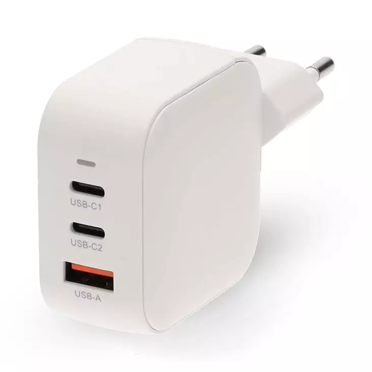 Väggladdare | 70 W | GaN | PD3.0 | Snabbladdnings funktion | 1.5 / 2.25 A / 2.5 / 3.0 / 3.5 A | Antal utgångar: 3 | USB-A / 2x USB-C | Automatiskt val av Spänning | Vit - Nätladdare - 5412810470235 - 1