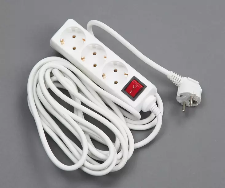 Jatkojohto valokytkimell=C3=A4 3-osainen - Inomhusförlängningssladdar - 6438140263506 - 1