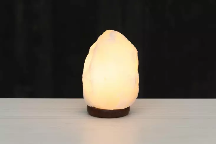 P=C3=B6yt=C3=A4valaisin suolakivi valkoinen - Golv- och bordslampor - 6410416007496 - 1