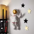 Väggdekor Polyester Wallity Peace Sign Astronaut Vit Guld Polyester 35x47x10 cm - Dekorationer, prydnadsföremål - 8683743851768 - 2