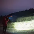 PNI Adventure F810 ficklampa med LED 138 W, 3 ljusnivåer plus Turbo, 12000 lumen, zoom, upp till 250 m, 5000 mAh batteri, IPX7, Power Bank-funktion - Ficklampor - 5949066537479 - 11