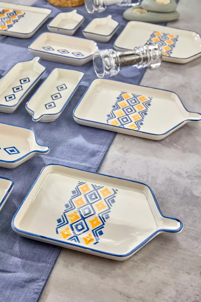 Frukostset (14 delar), flerfärgat, 24 x 16 cm, tåligt, lätt att rengöra - Tallrikar - 8684282970019 - 1